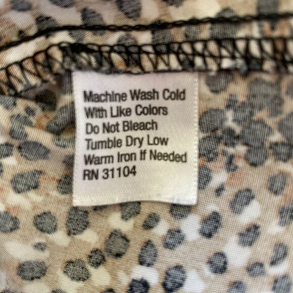 Kim Rogers Womens Cotton/Spandex Button-Up Blouse Size M Mobwife Animal Print - Picture 4 of 9